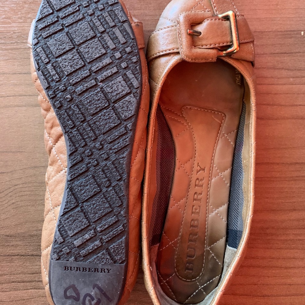 Burberry women size 8